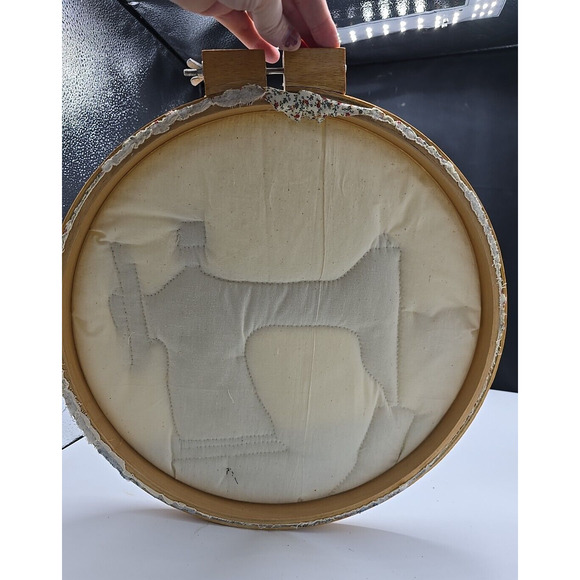 Vintage Toye Sewing Machine Needlepoint Cross Stitch Quilted Embroidery Hoop - Picture 4 of 4
